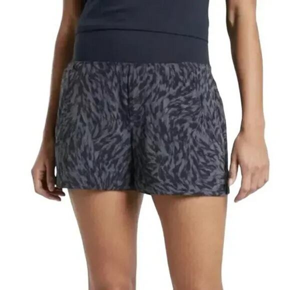 NWT - Athleta Trekkie North Printed 3.5" Short - Picture 4 of 4